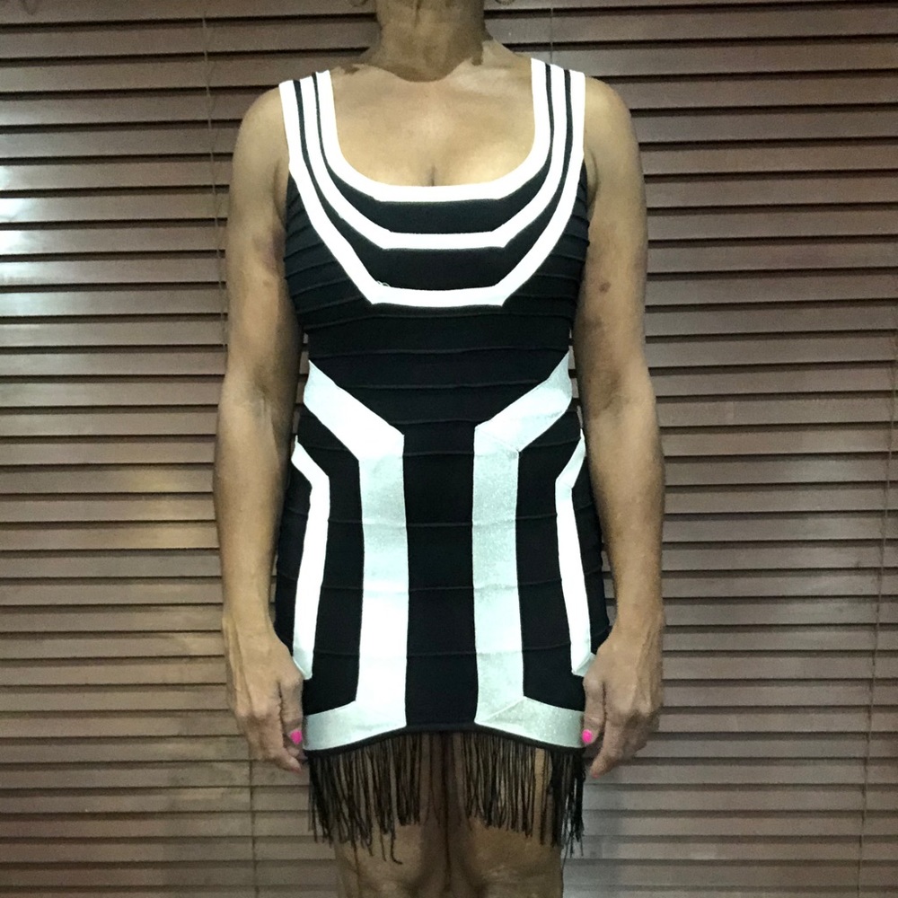 Dress - Picture 4 of 4